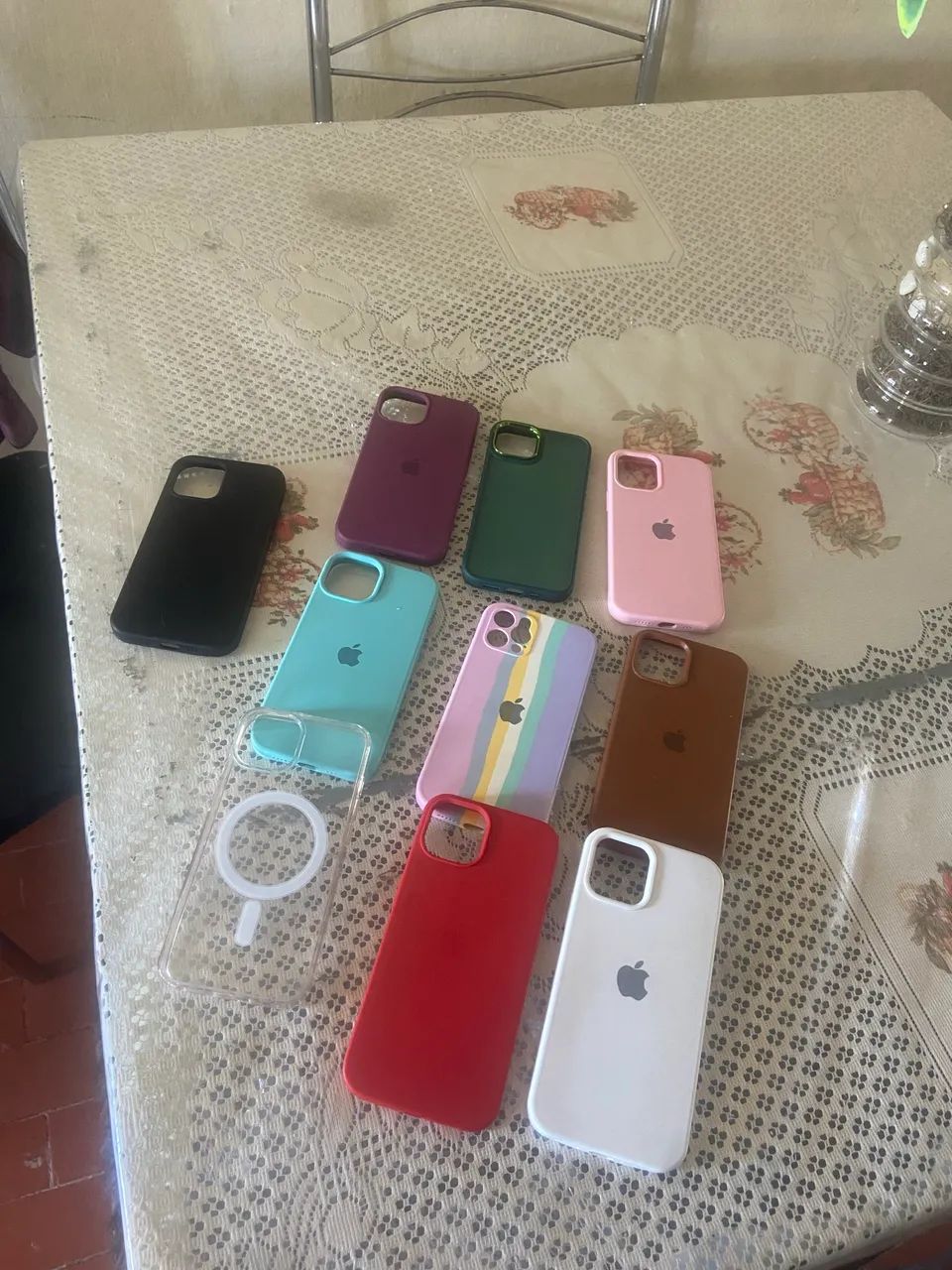 Vendo 10 capinhas pra o iPhone 13 por 60