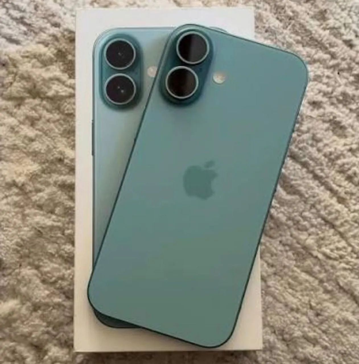iPhone 16 