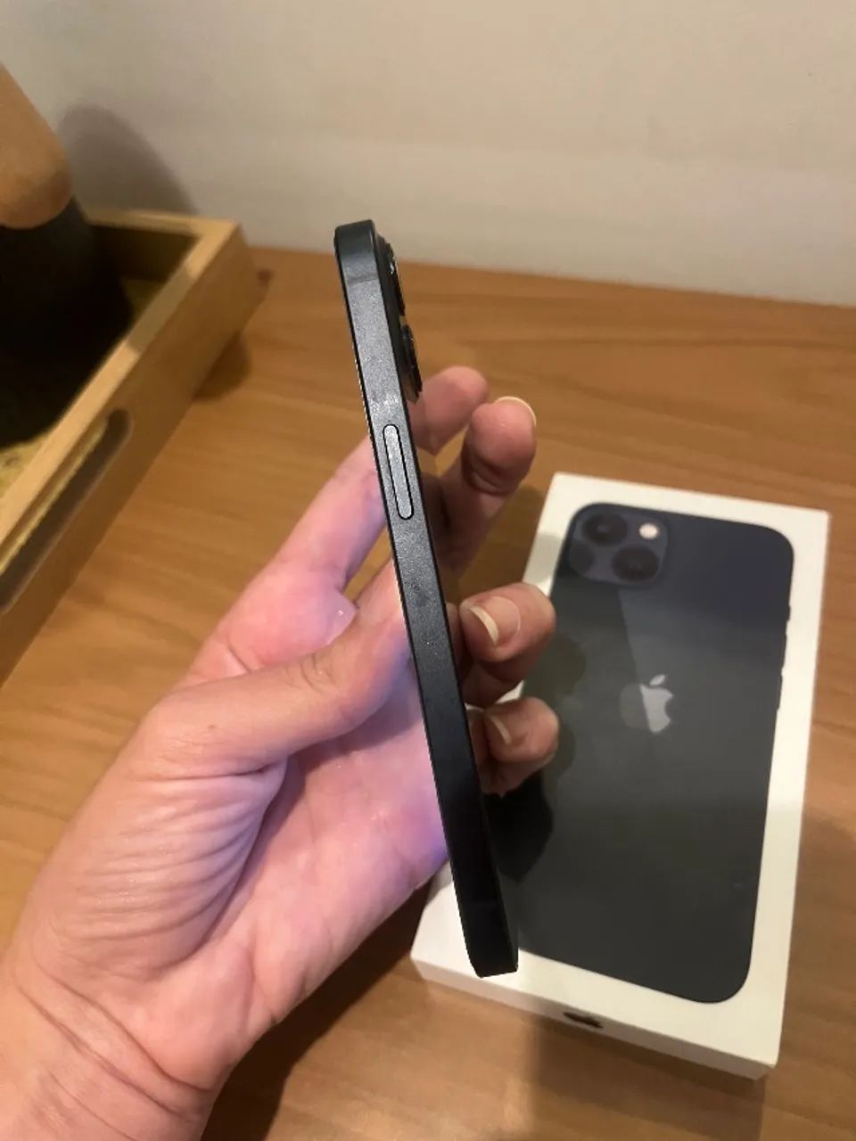 iPhone 13 - 256gb - meia noite e com caixa - Foto 3