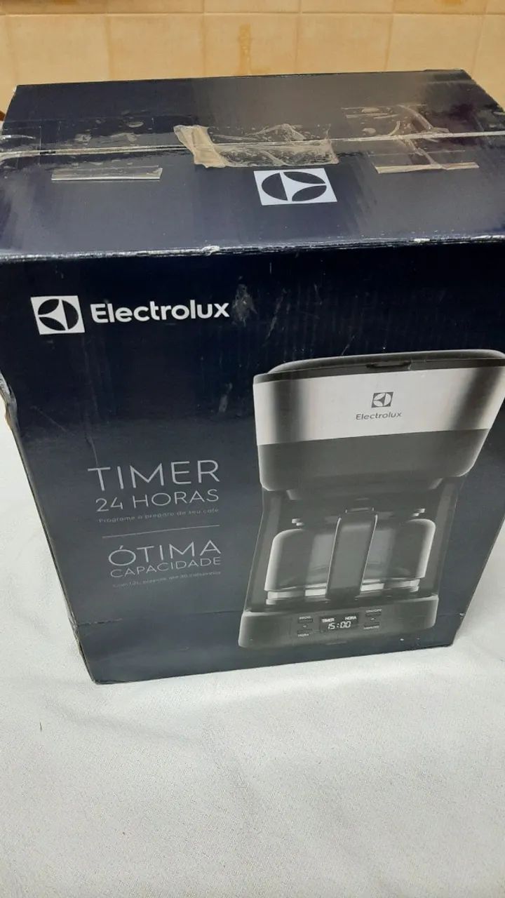 Cafeteira Eletrolux NOVA 127V Inox ECM25 1,2L 30 Xicaras Timer Digital - Foto 2
