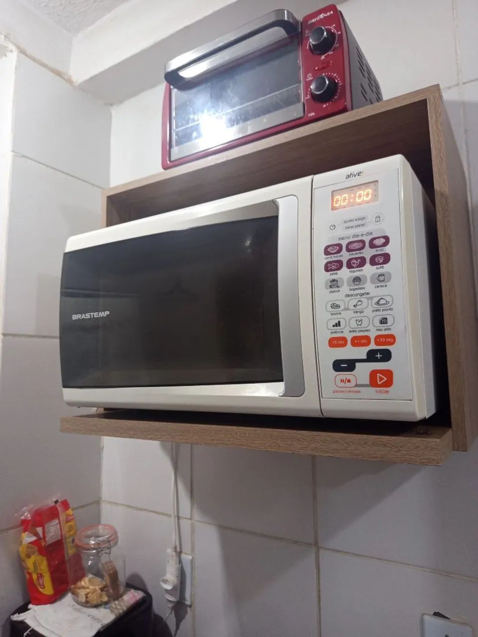 Microondas com suporte