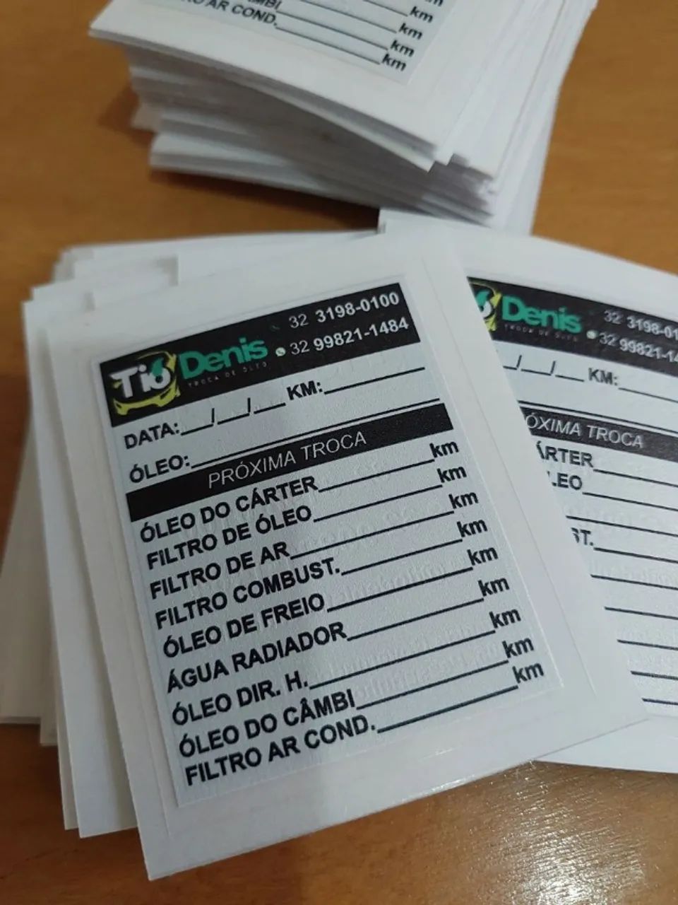 Adesivo troca de oleo - Foto 3