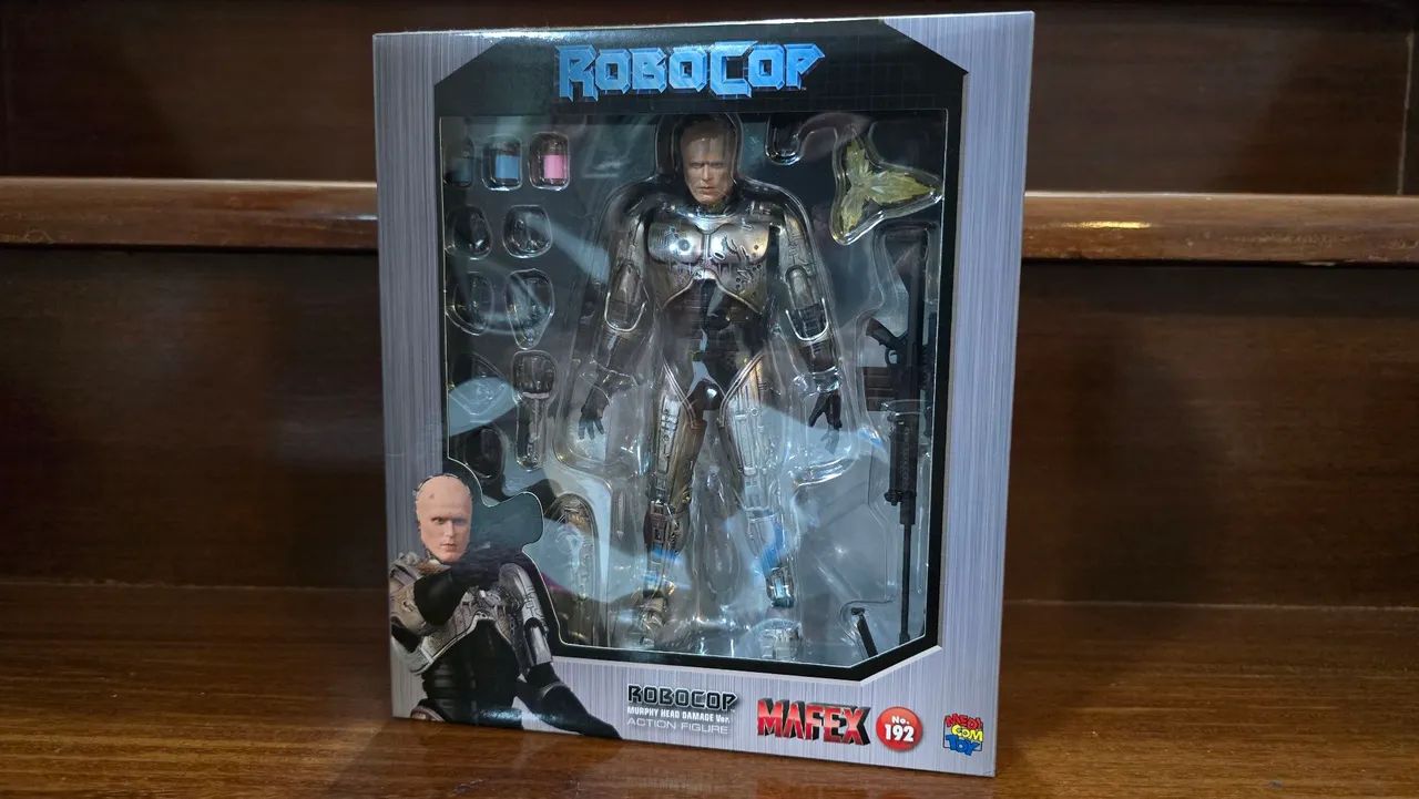 Robocop Mafex Battle Damaged n neca