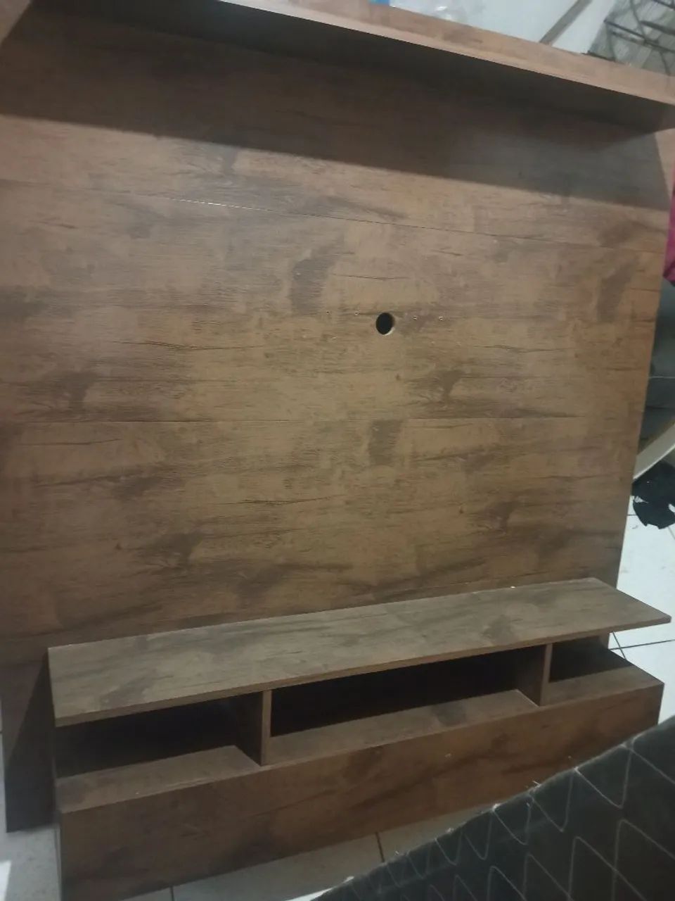 Painel para TV de até 55polegadas, com prateleira embutida. - Foto 4