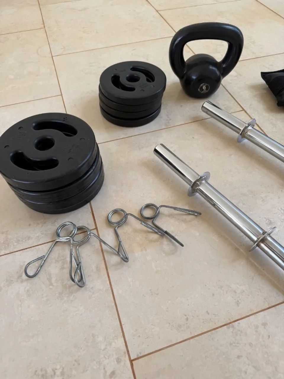 Halteres, Anilhas, Kettlebell e Caneleiras - Foto 2