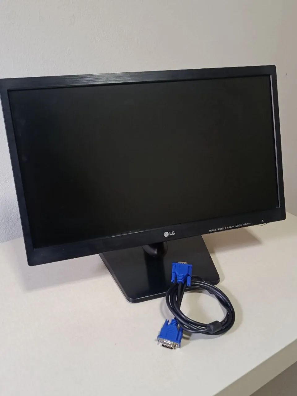 Monitor LG 19, 5 polegadas linha 20m37 