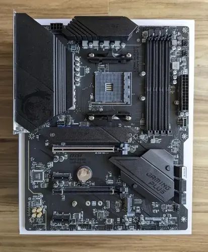 Placa-Mae am4 Msi b550 gaming plus