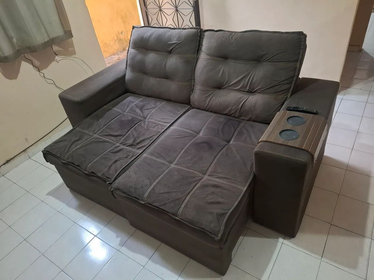 SOFÁ RETRÁTIL MARROM À VENDA! - Foto 2