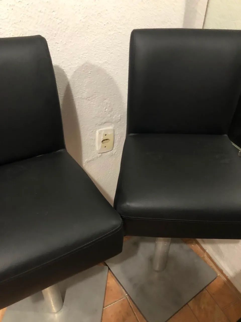 3 cadeiras estofadas R$350,00 - Foto 2