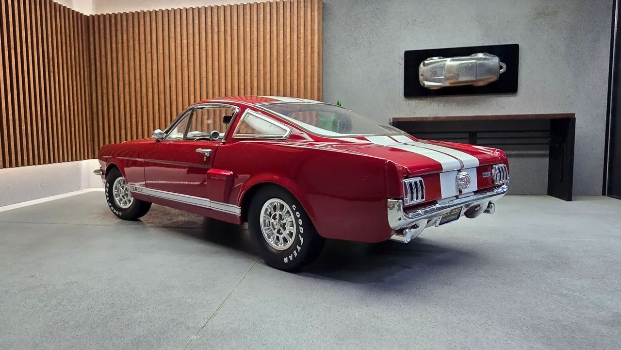 Shelby GT350 Shelby Collectables 1/18 - Foto 2