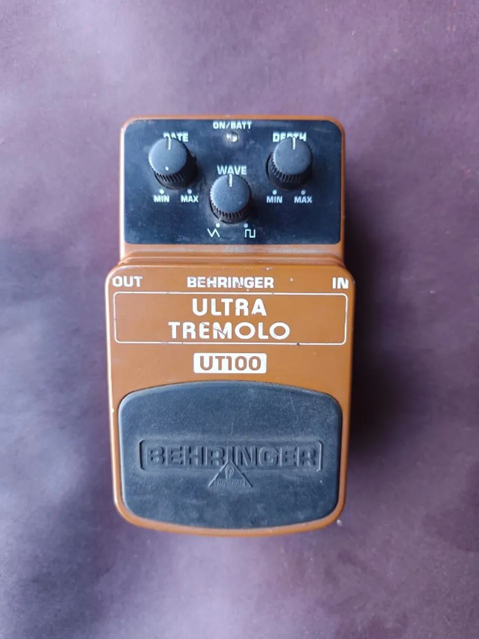 Behringer UT100 Ultra Tremolo