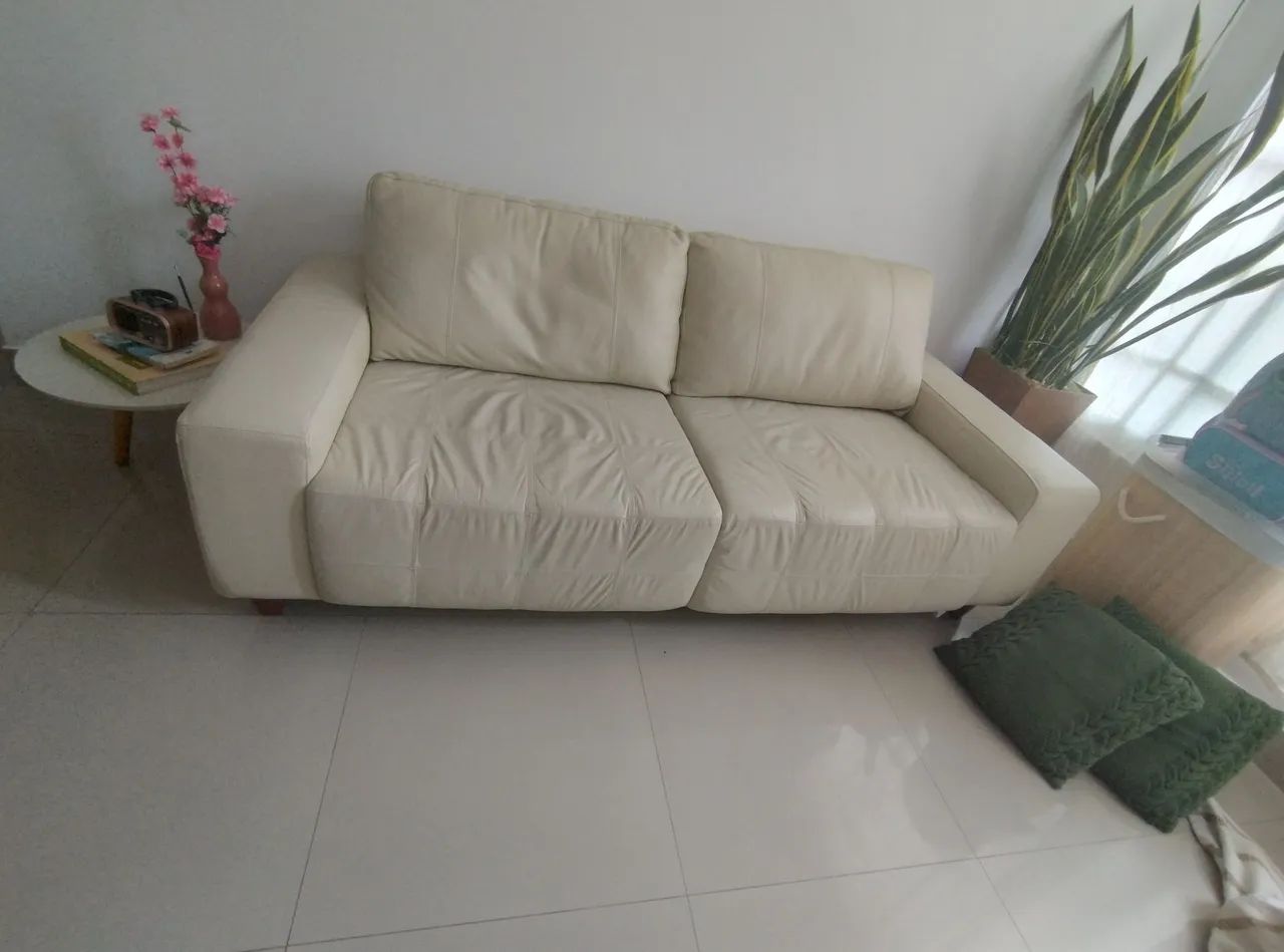 VENDO SOFÁ DE COURO LEGÍTIMO  - Foto 4