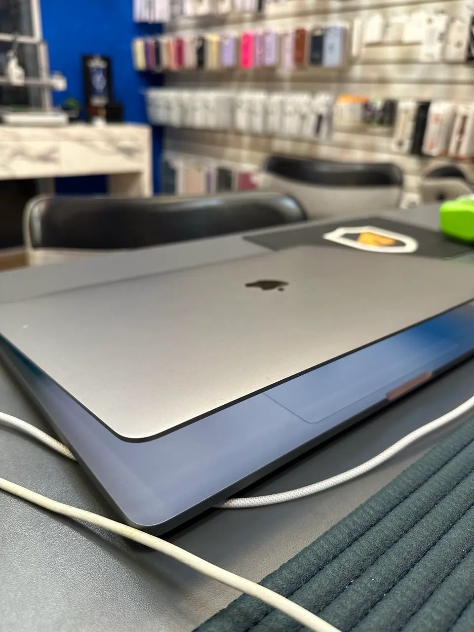 MacBook Pro i7 15 512GB 16GB - Seminovo  - Foto 3