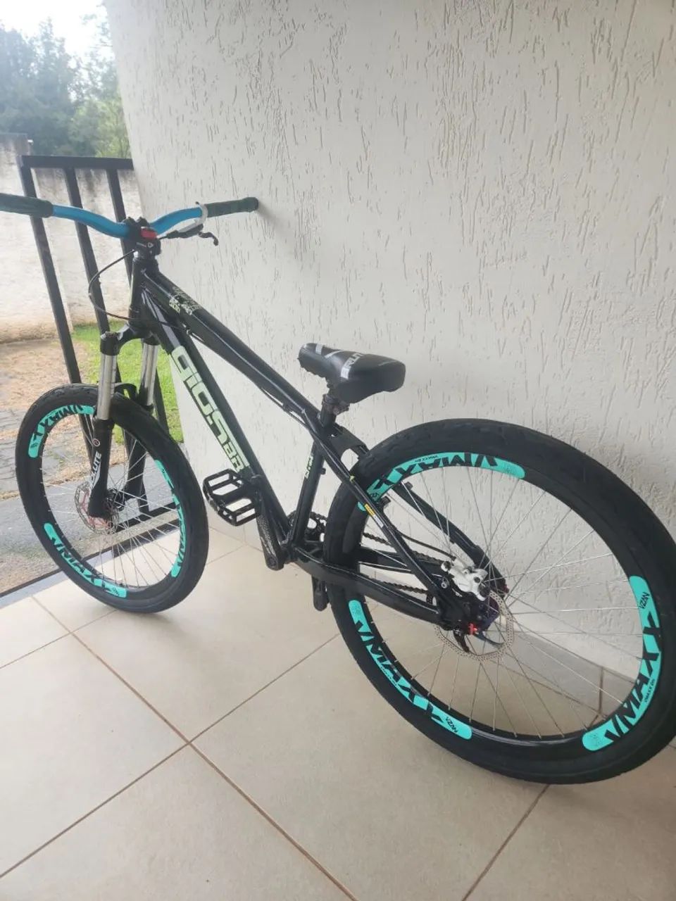 VENDO GIOS 4TRIX SEM DETALHES.