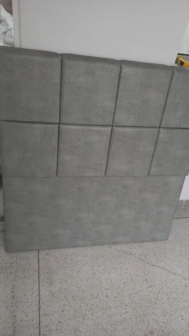 Cabeceira Estofada Elegante Cinza para Cama