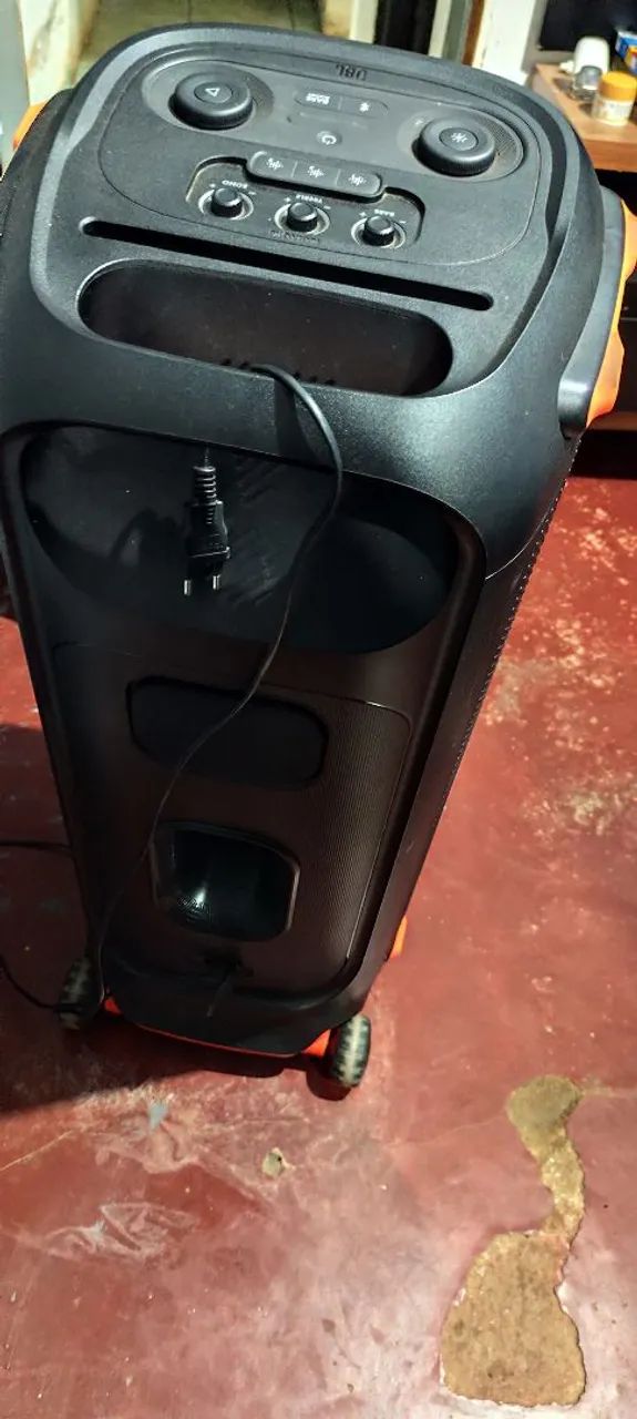 JBL partybox 710 usada  - Foto 5