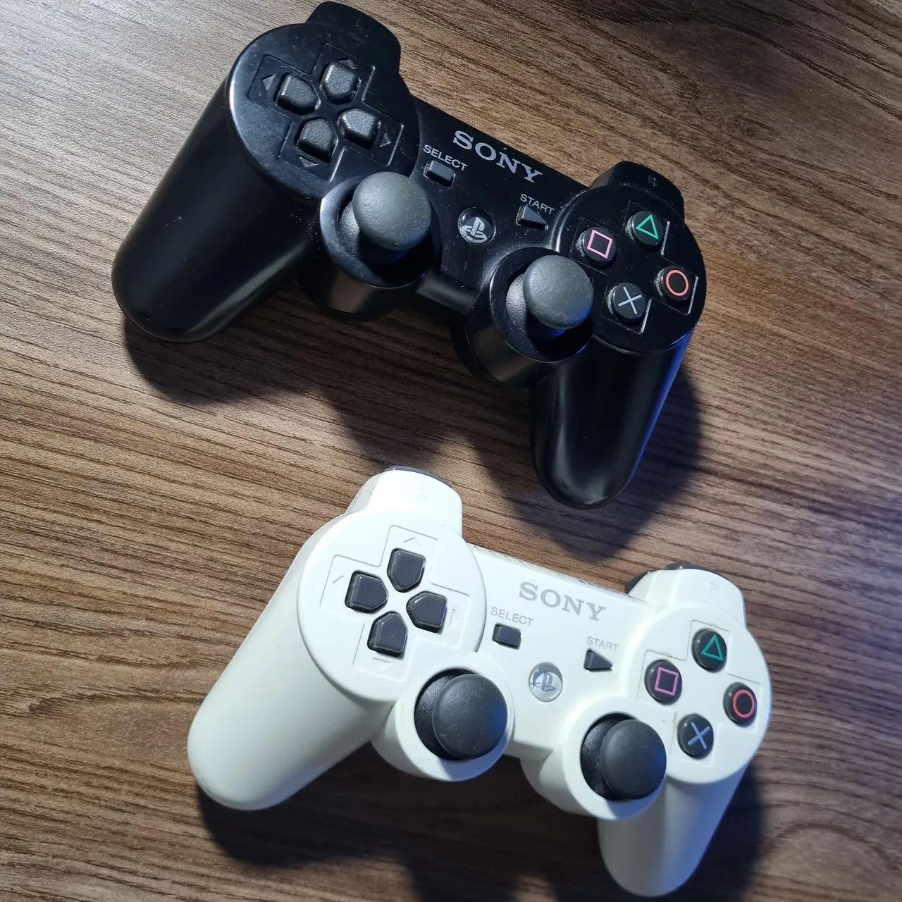 PlayStation 3 Usado + 2 Controles - Foto 3