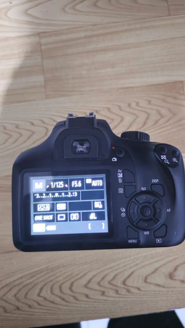 Camera Canon T100 - Foto 4