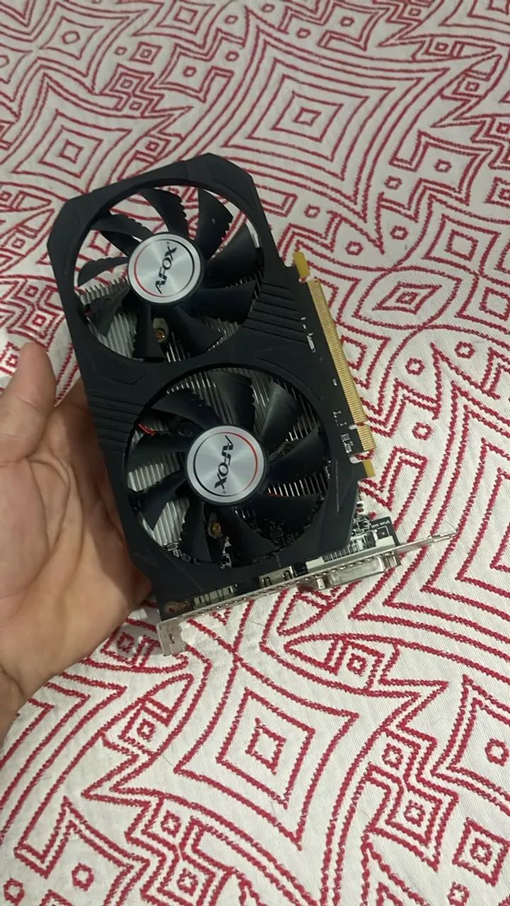 V e T placa de vídeo RX 560 usada mais em perfeito funcionamento sem defeito  - Foto 3