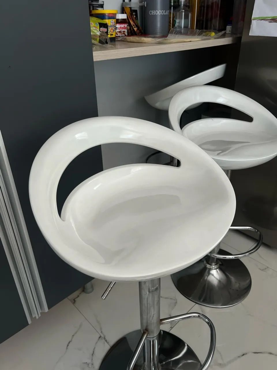 Conjunto 3 Banquetas altas giratórias com regulagem de altura - Foto 3