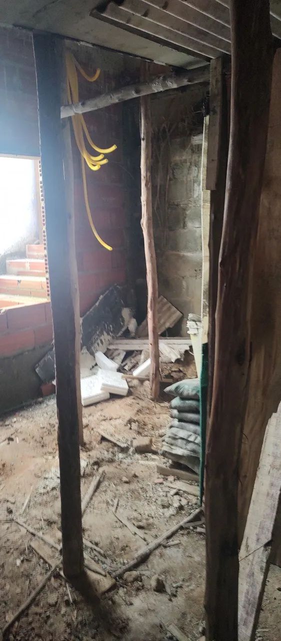 Vendo duas casas geminadas em Serra sede! - Foto 4