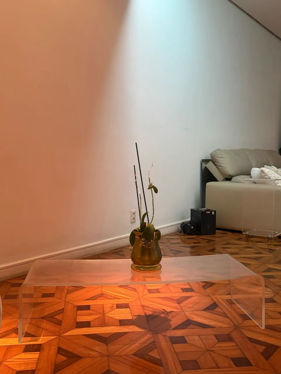 Acrylic Table465546521294950402