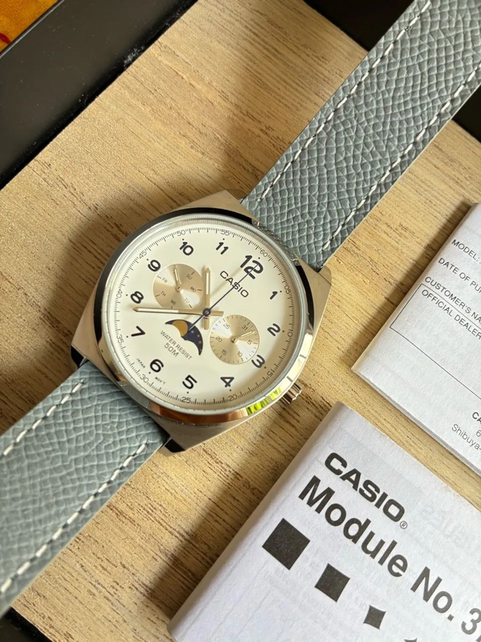 Relógio Casio Moon-Phase.