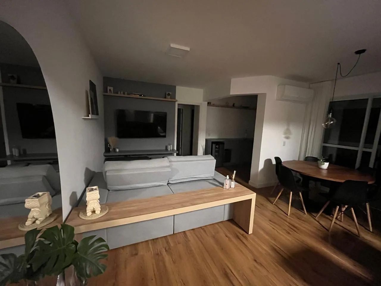 Vendo Móveis em mdf: hack sala, aparador e bancada  - Foto 2