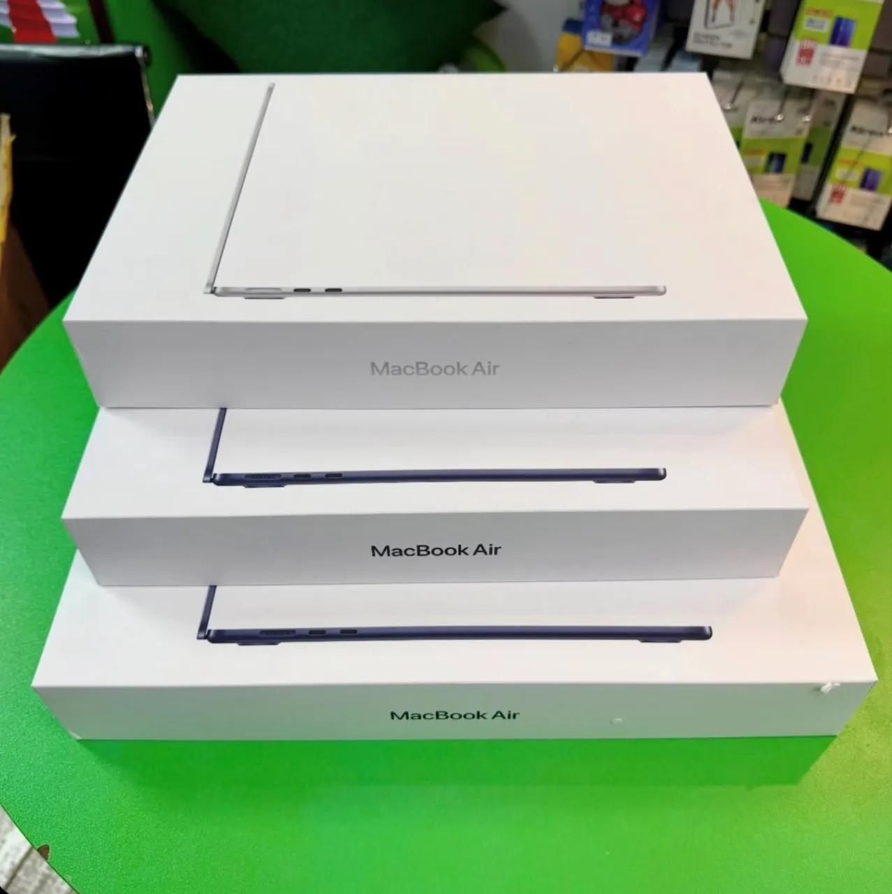 MACBOOK AIR M5 -16 RAM- 512 SSD- 15 POLEGADAS- NOVO MIDNIGHT