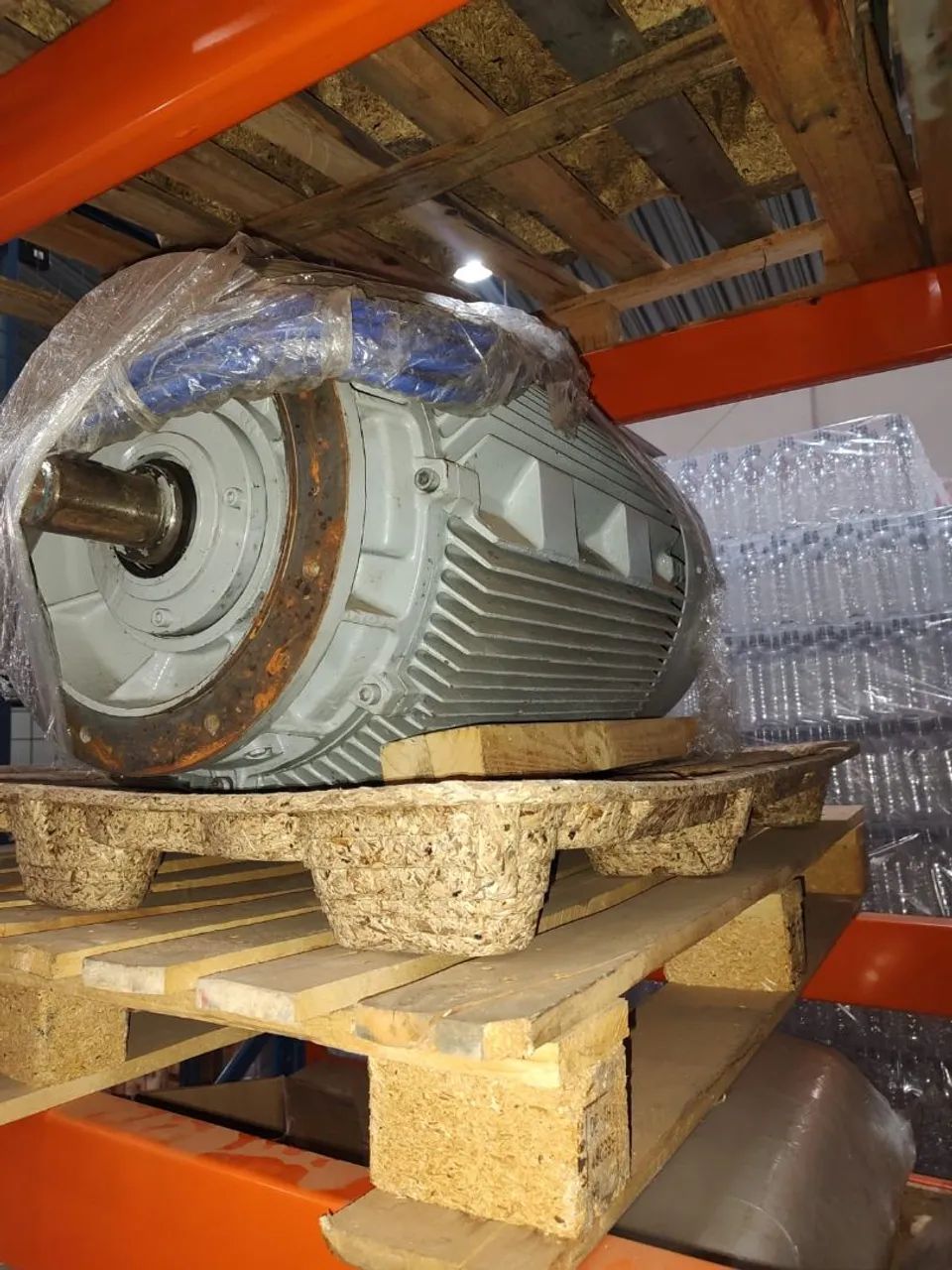 MOTOR ELÉTRICO SIEMENS COM FLANGE - 150 CV 