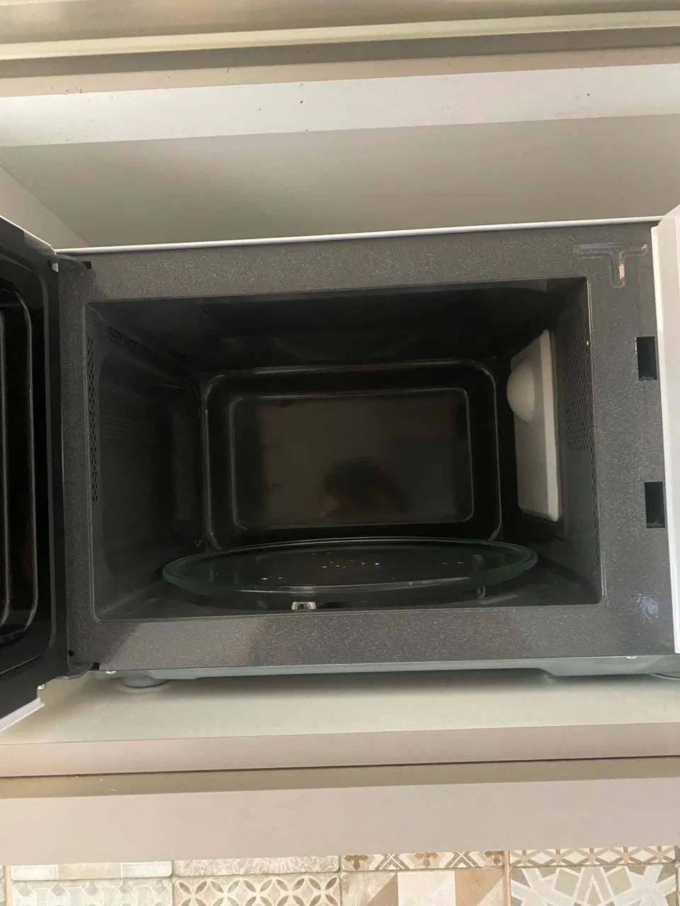 MICROONDAS PANASONIC 21L - Foto 2