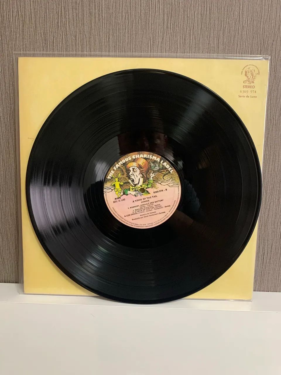 LP Vinil Genesis - A Trick Of The Tail  - Foto 5