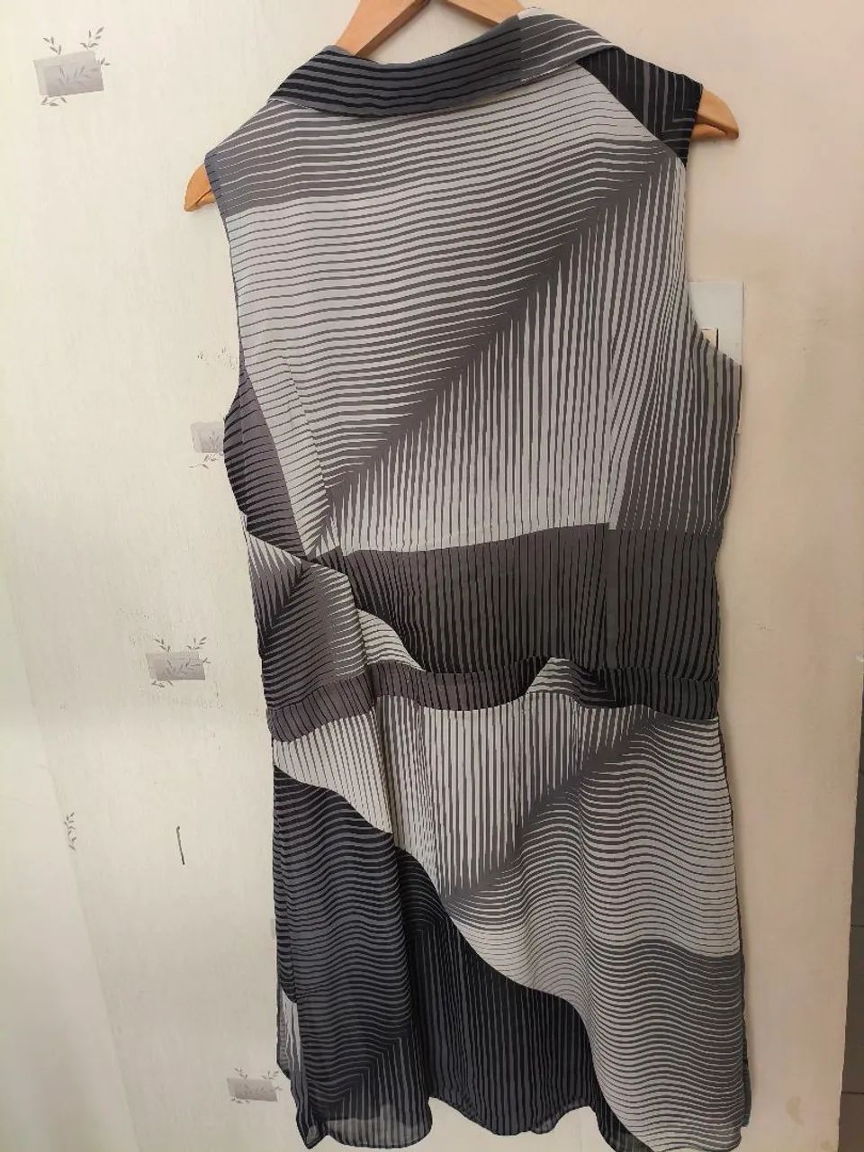 BARREDS VESTIDO TAM M cinza - Foto 4