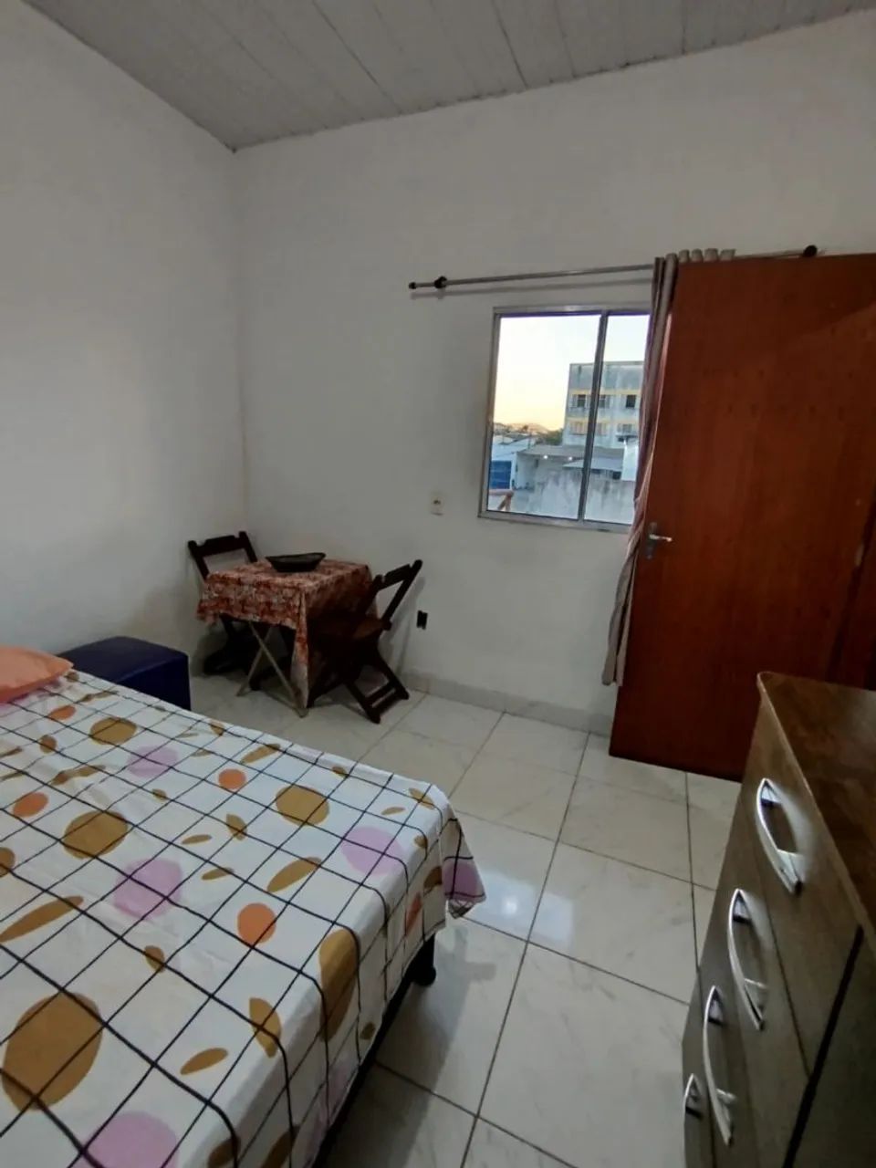 Aluga-se kitnet mobiliada para uma pessoa