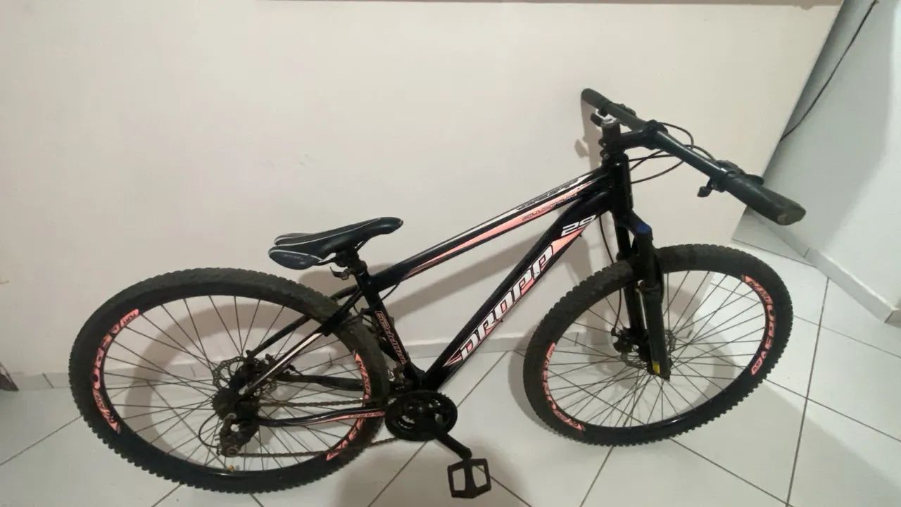 VENDO BICICLETA ARO 29 COM DOCUMENTO 