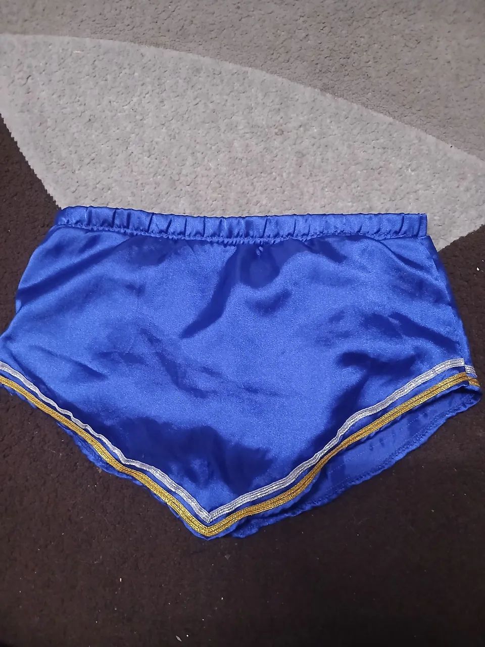 Fantasia conjunto bustie e short saia vintage tam.8