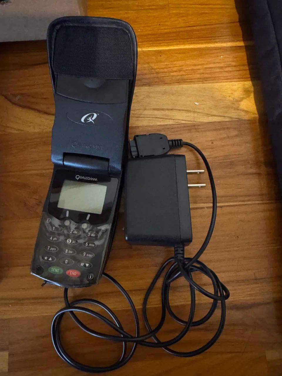 Celular Antigo Raro Qualcomm Q-Phone CDMA - Ligando Perfeito Com Capa E Carregador - Foto 4