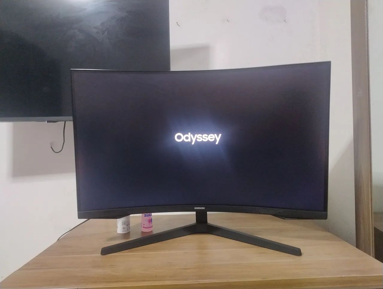 Monitor Samsung odyssey g5 32 polegadas funcionando - Foto 3