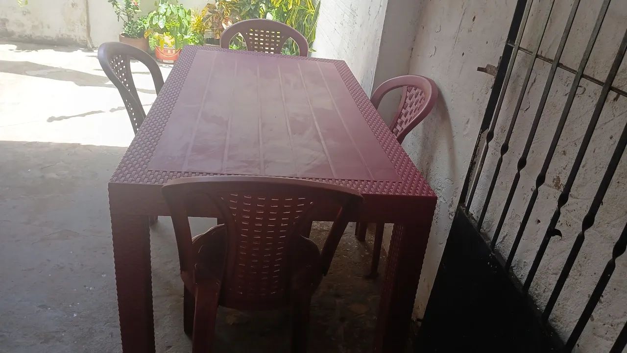 Vendo Mesa Nova Com 4 Cadeiras  - Foto 2
