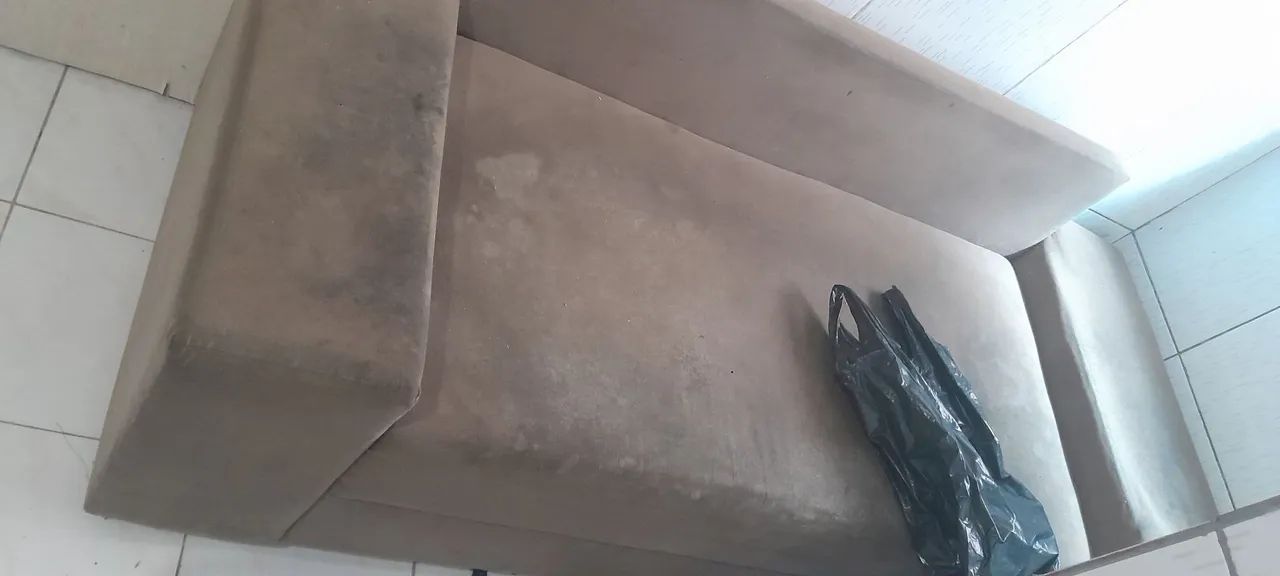 Vendo sofá 3 lugares  - Foto 2