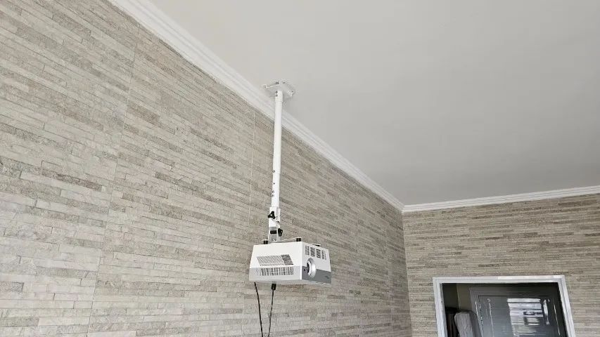 Projetor 4K Nativo Optoma UHD55 (HDR10 / 3.600 Lúmens / Gamer 240Hz) - - Foto 2