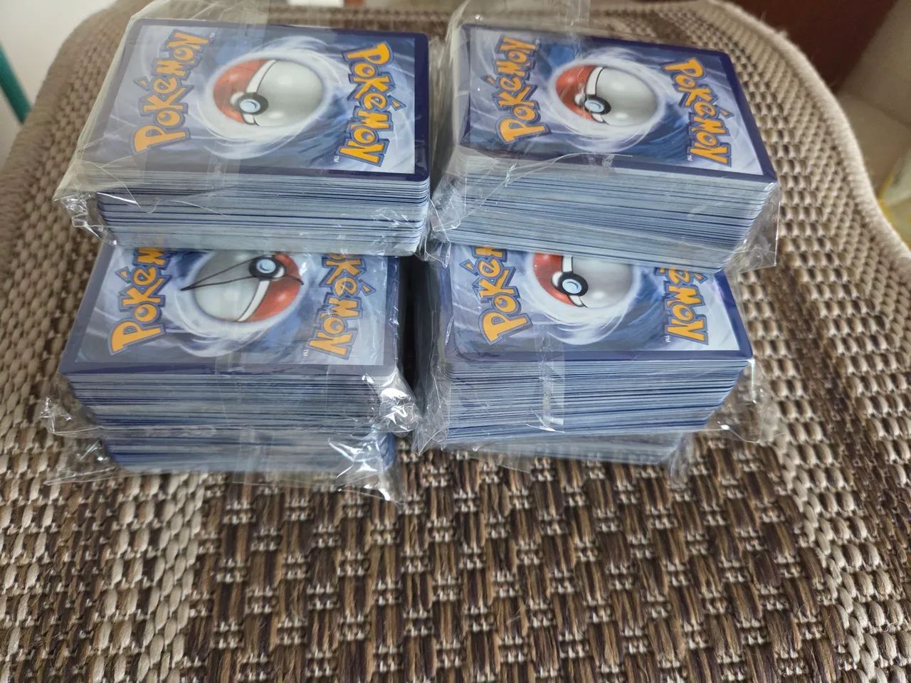 Bulk com 1100 Cartas de Pokemon TCG - Foto 3