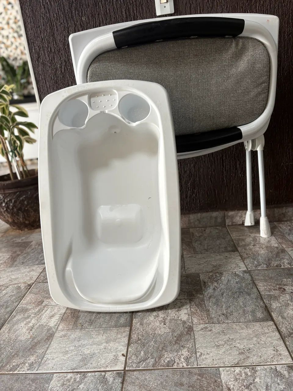 Banheira com suporte semi nova 