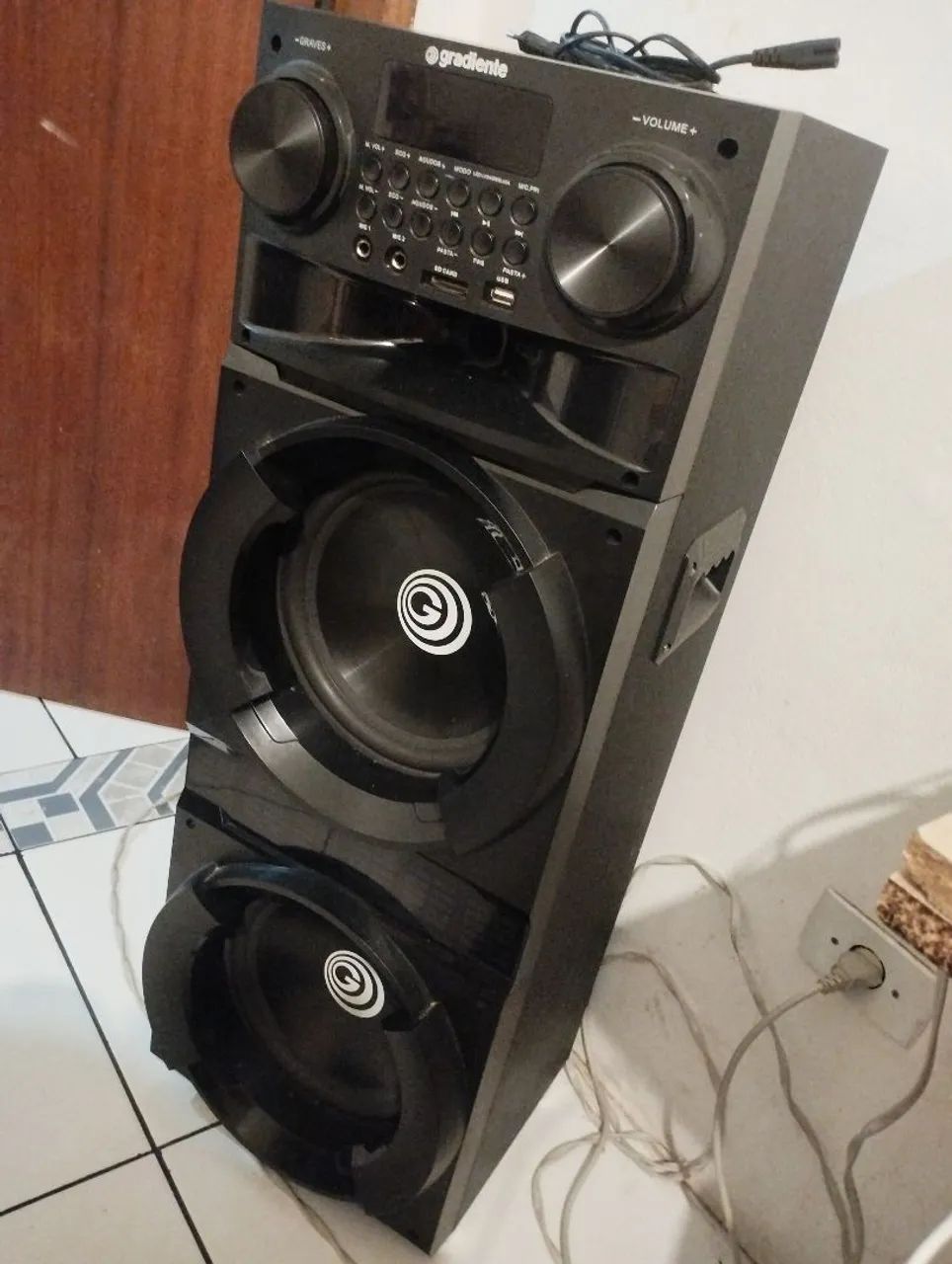 Vendendo rápido, estou indo embora e não dá pra levar.