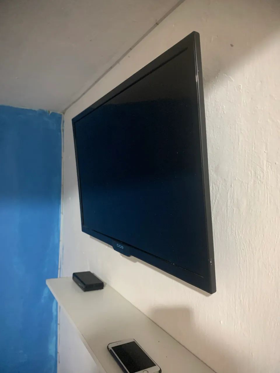 TV SEM SER SMART/ com risco na tela