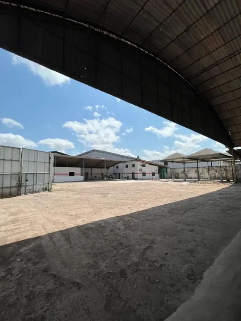 # Galpão Comercial fp8877  com 3.500 m² Próximo à BR - Foto 2