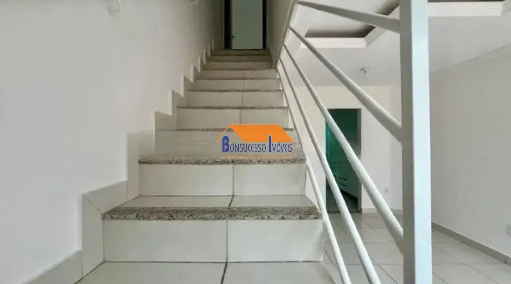 casa duplex de 2 quartos, Bairro Primeiro de maio em Belo Horizonte - Foto 2