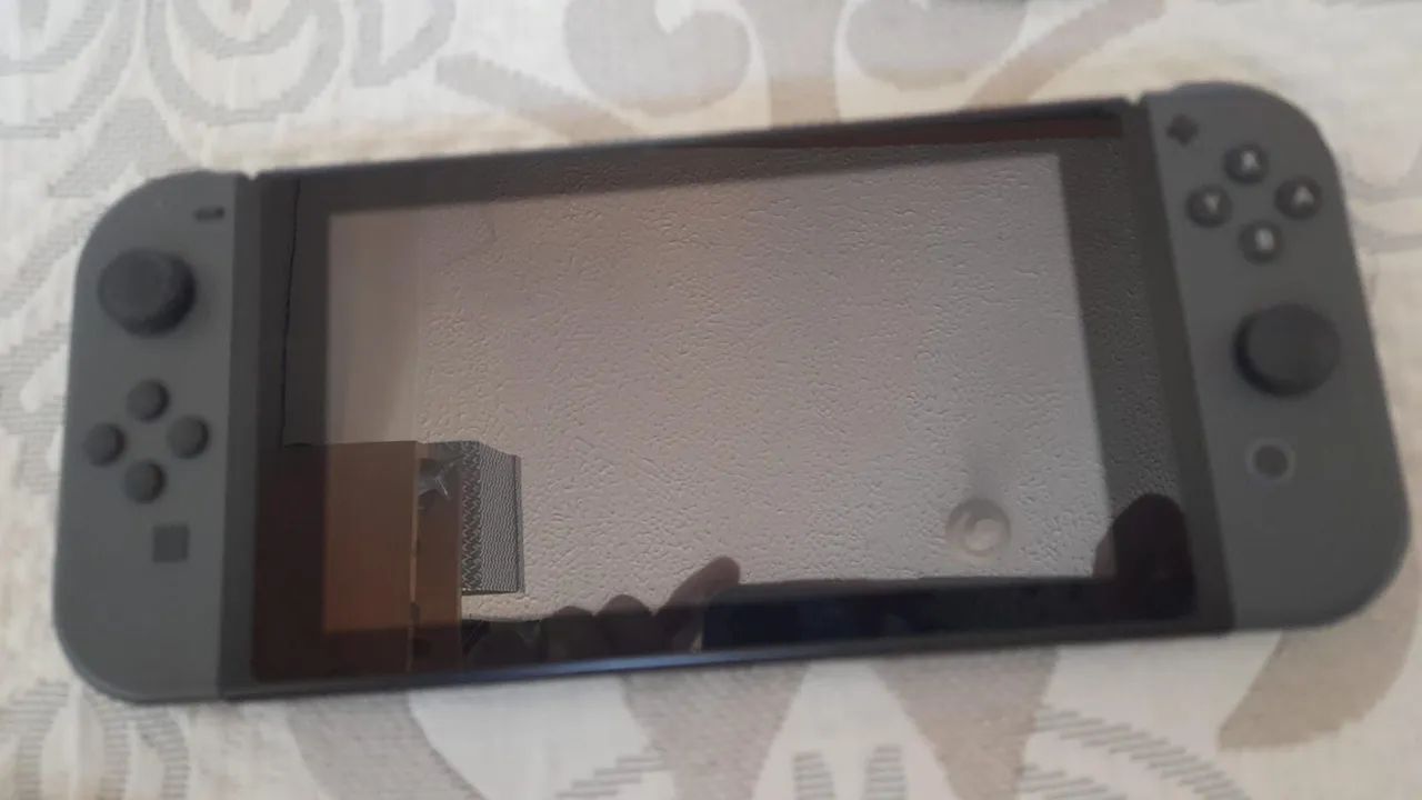 Nintendo Switch Cinza e preto - Em Excelente Estado (Seminovo