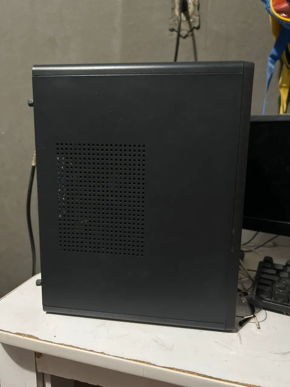Computador com todos os cabos  - Foto 3