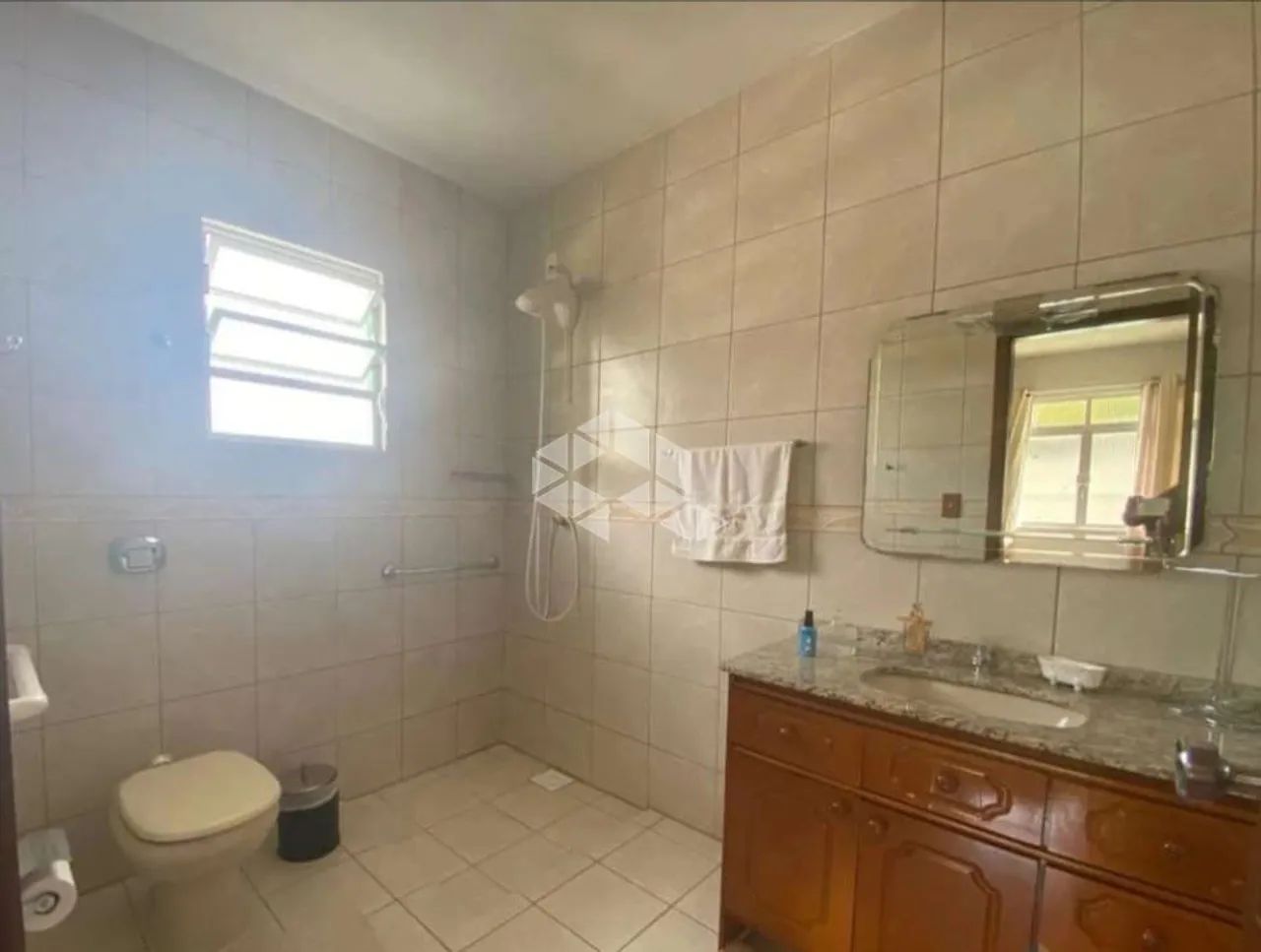 CASA 246M² TRINDADE 3 DORMITÓRIOS SENDO 1 SUÍTE, 2 VAGAS - Foto 4